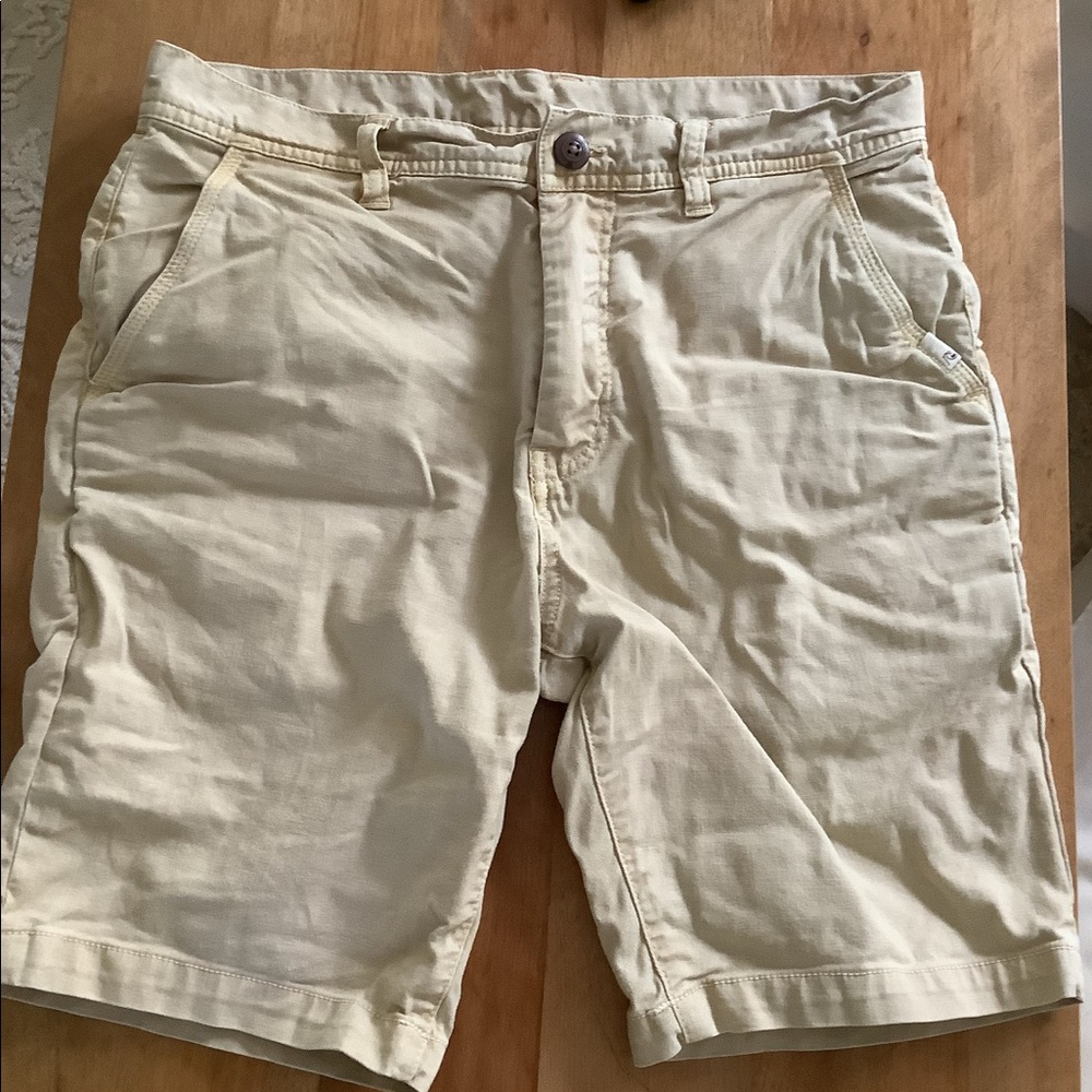 Quicksilver men’s khaki denim shorts